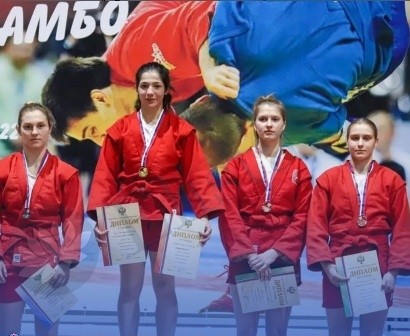 Ангелина Коробкина завоевала бронзу на Первенстве России по самбо