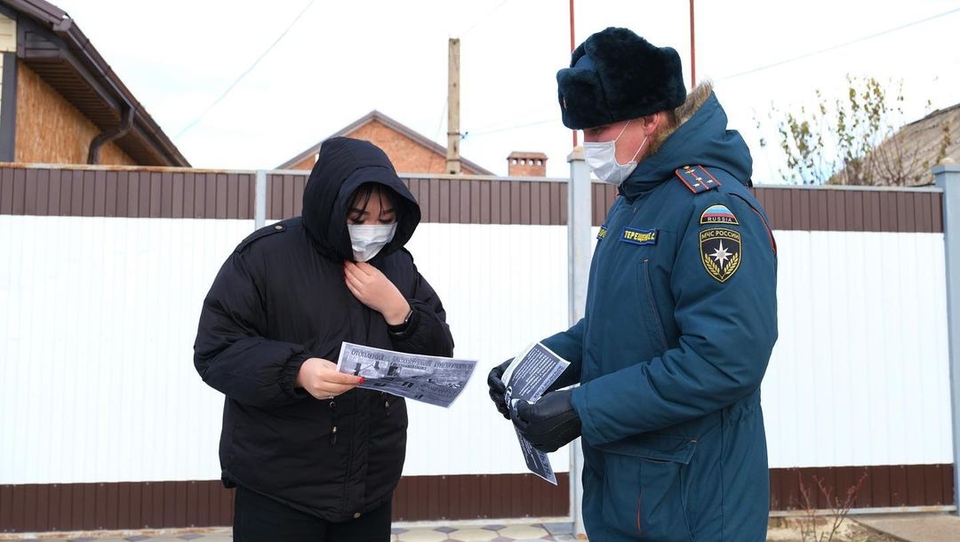 МЧС Калмыкии продолжают профилактические рейды по проверке соблюдения правил пожарной безопасности