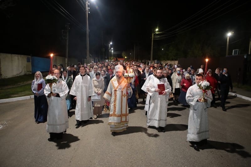 В праздник Светлого Христова воскресения архиепископ Юстиниан возглавил торжественное богослужение в Казанском соборе 