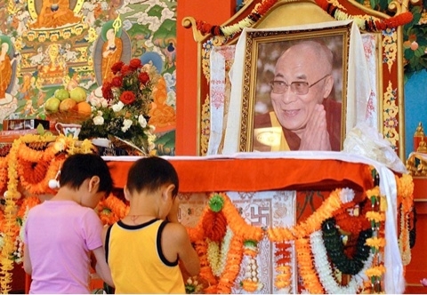 Буддисты Калмыкии отметят день рождения Далай-ламы ХIV
