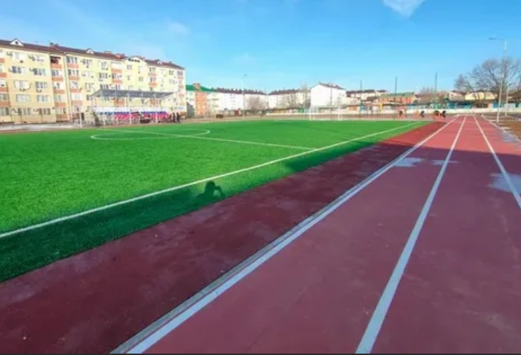 В Калмыкии продолжают устанавливать спортивные площадки 