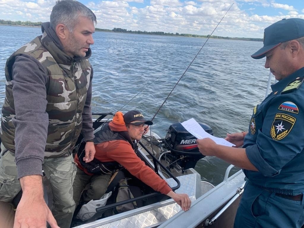 Спасатели Калмыкии провели профилактические рейды на водных объектах
