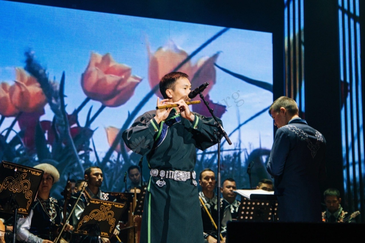 Солист «Тюльпана» сыграл на сцене Башкирской филармонии
