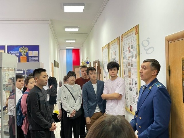 Студенты и школьники посетили музей прокуратуры Калмыкии