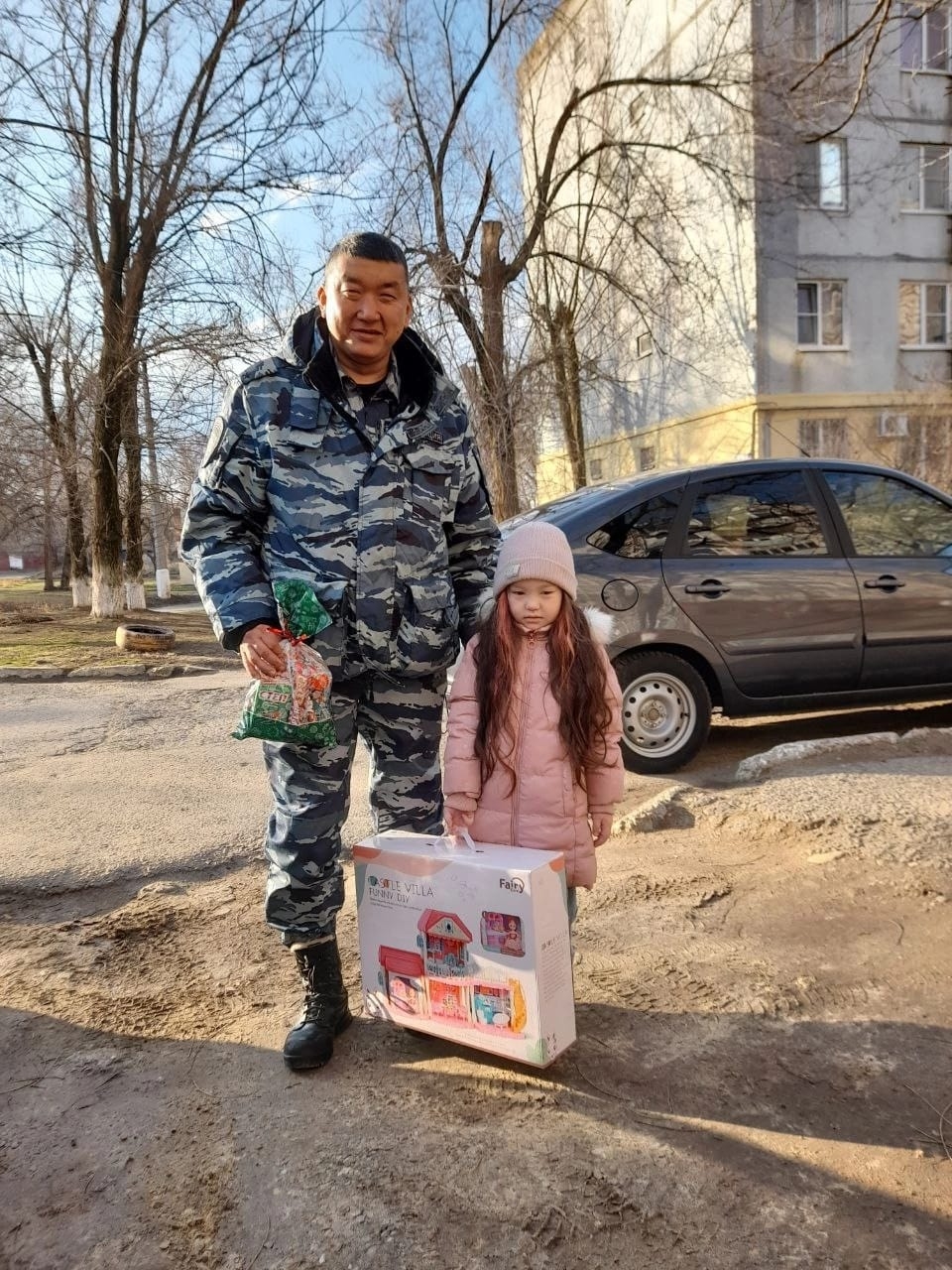 Полицейский Калмыкии принял участие в "Ёлке желаний"