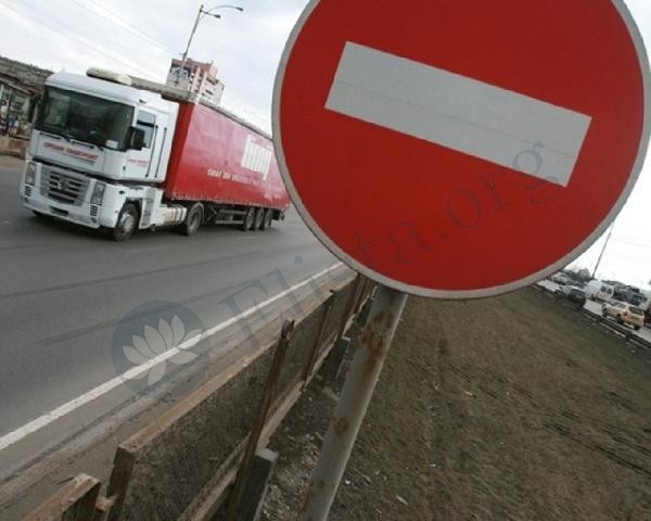 Калмыкия с 25 марта введет ограничения на передвижение большегрузов