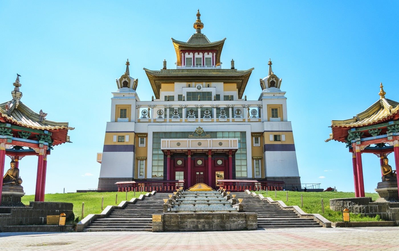 Интронизацию главы буддистов Калмыкии посетят представители Иволгинского дацана