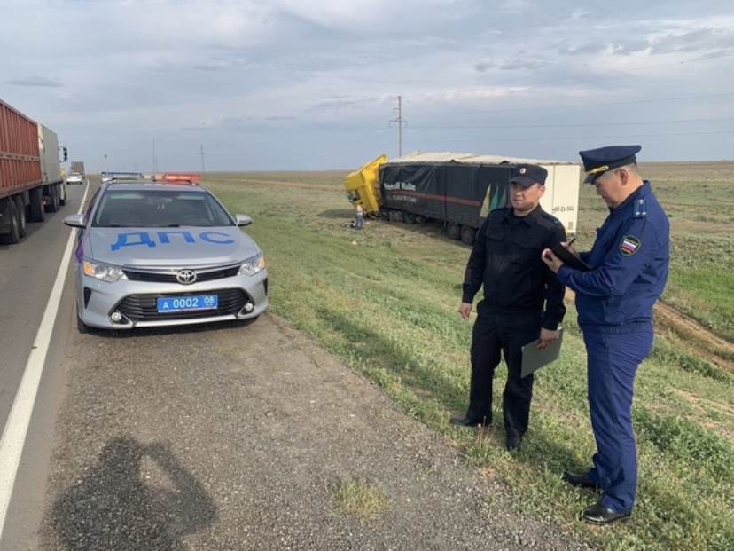 Прокуратурой Яшкульского района взят на контроль ход проверки по факту смертельного ДТП