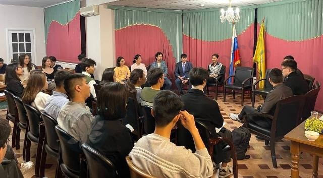 Калмыцкие студенты проведут встречу в Постпредстве республики в Москве