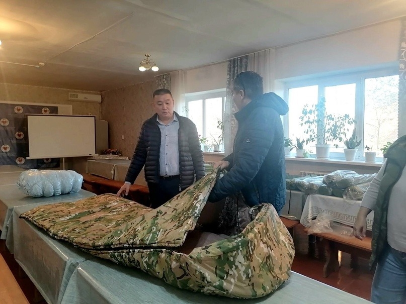 В Ики-Бурульском районе Калмыкии продолжают собирать гуманитарную помощь для земляков