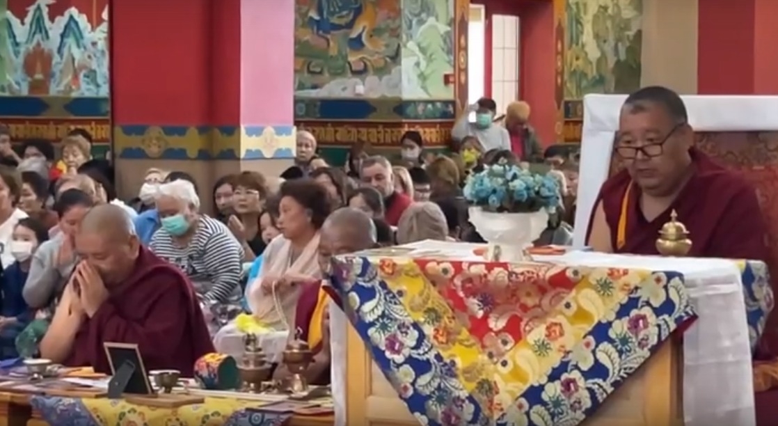 В Центральном хуруле Калмыкии проводят ритуал «Долкар Цедуб»