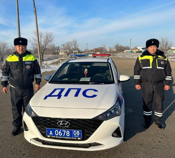 Жительница Волгограда поблагодарила полицейских Калмыкии за оказанную помощь 