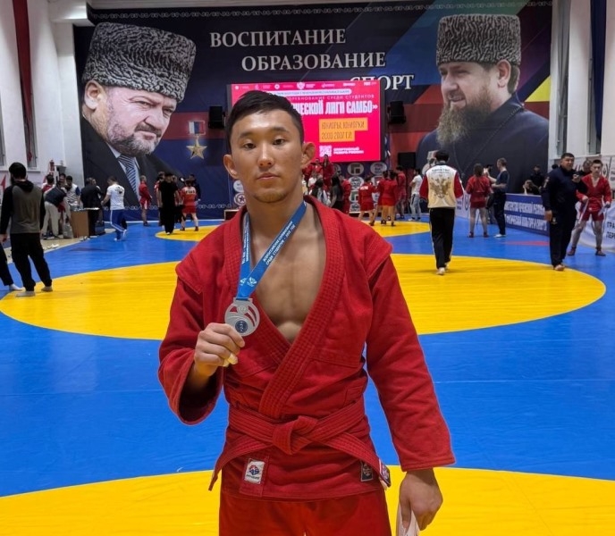 Самбист из Калмыкии завоевал серебро Кубка студенческой лиги