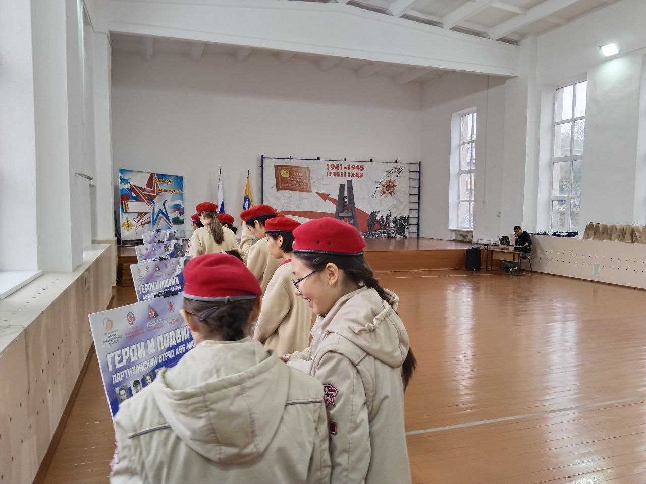 Юные поисковики Калмыкии провели экскурсию для школьников