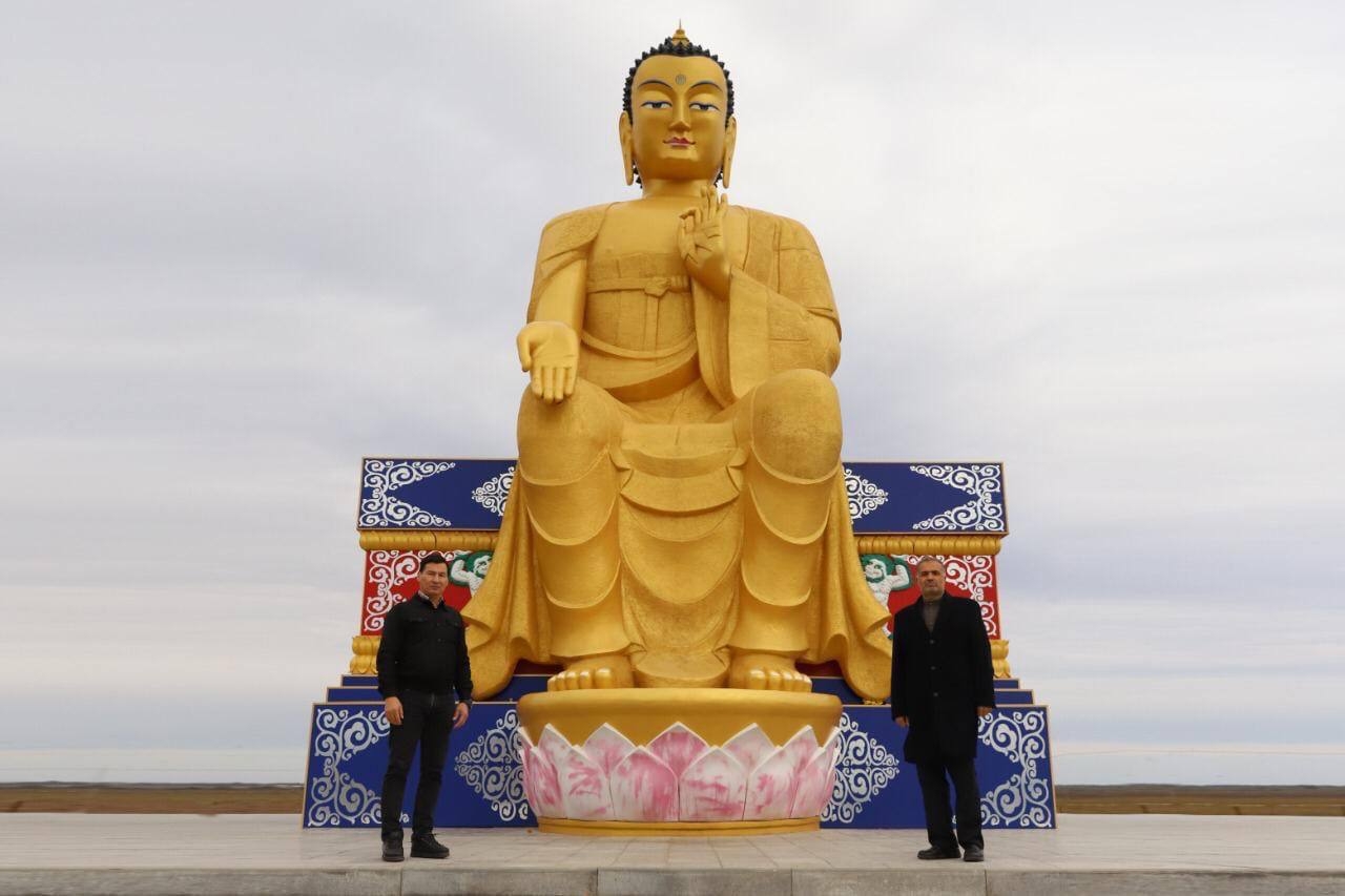 Глава Калмыкии поздравил жителей с 90-летием Лаганского района