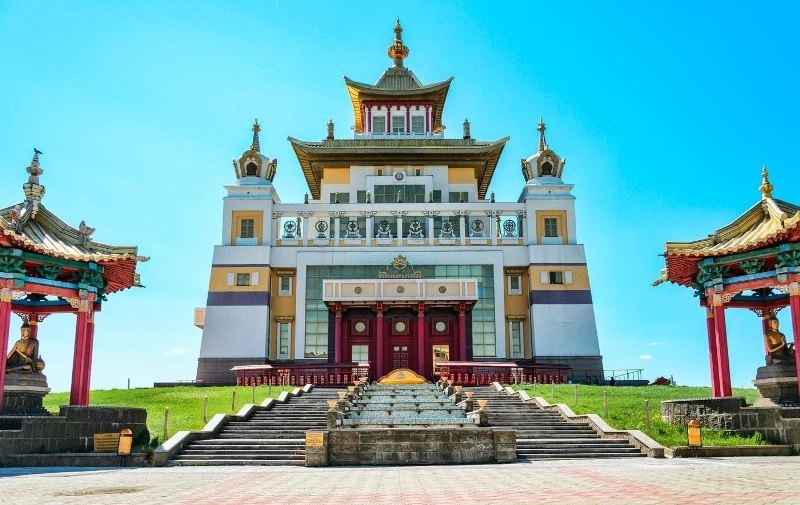 В республике отметят День нисхождения Будды Шакьямуни