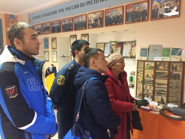 Старшекурсники Академии борьбы посетили музей МЧС