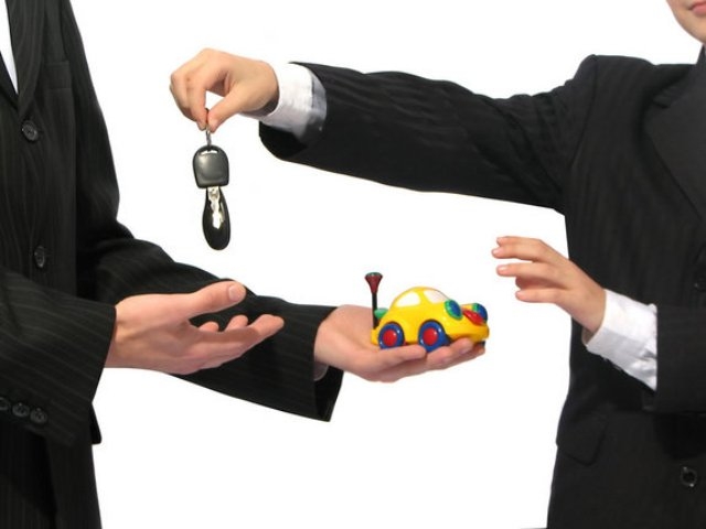 Сделка купли-продажи машины оформляется без третьих лиц