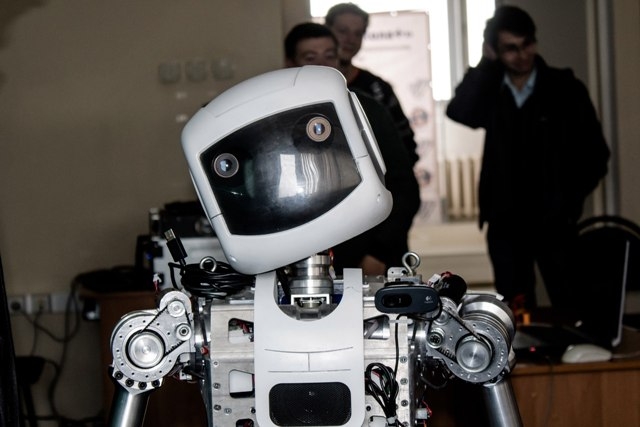 Калмыцкие студенты приняли участие в школе по робототехнике