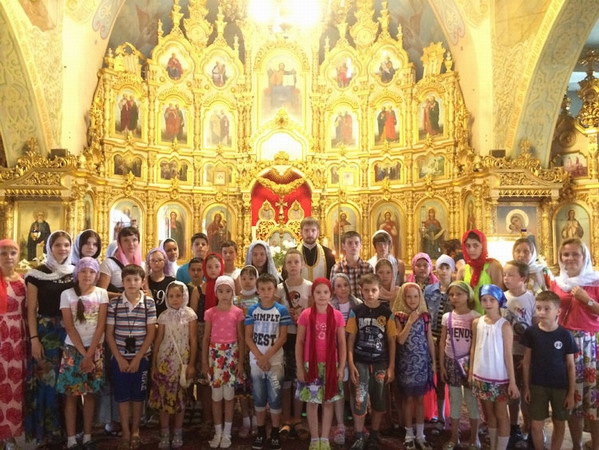 Дети из Элисты совершили паломничество в города КМВ