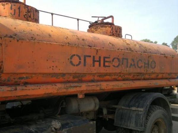 В Черноземельском районе остановили «КамАЗ» с нефтью