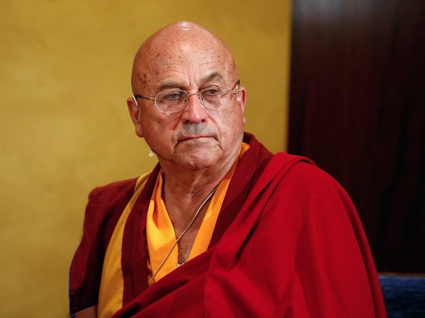 Буддийский монах Рикар рассказал об «убийце» счастья